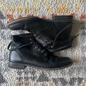 Frye Tyler Black Lace Up Moto Booties Pebbled Leather 8.5